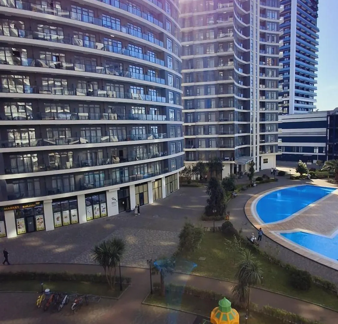 Large Cozy Apartment In White Sails Near The Pool Batumi 0*,
