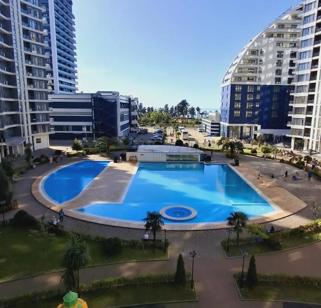 Large Cozy Apartment In White Sails Near The Pool Batumi